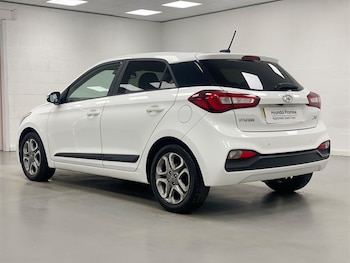 Used Hyundai i20 2018 for sale - 78880006: Photo