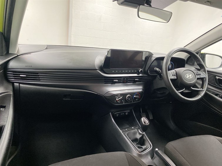 Used Hyundai i20 2024 for sale - 77210598: Photo 2