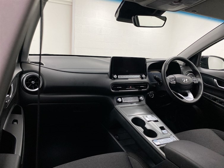 Used Hyundai KONA 2023 for sale - 77739301: Photo 2