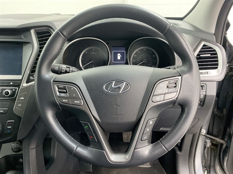 Used Hyundai Santa Fe 2018 for sale - 77910441: Photo 44