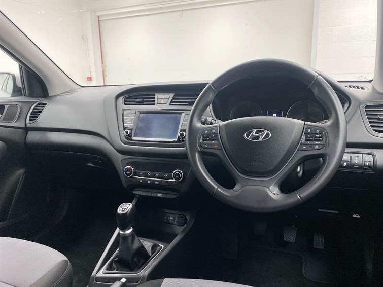 Used Hyundai i20 2017 for sale - 77359877: Photo 33