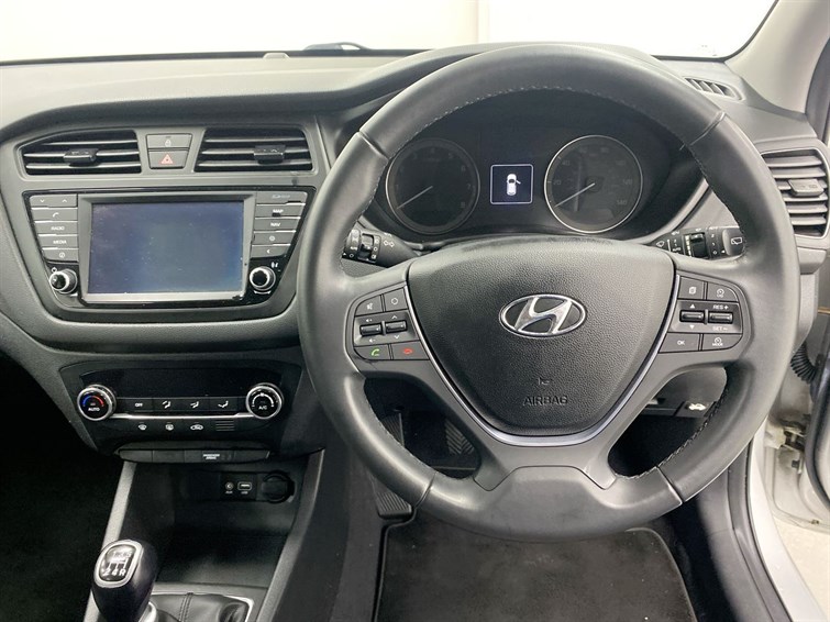 Used Hyundai i20 2017 for sale - 77359877: Photo 37