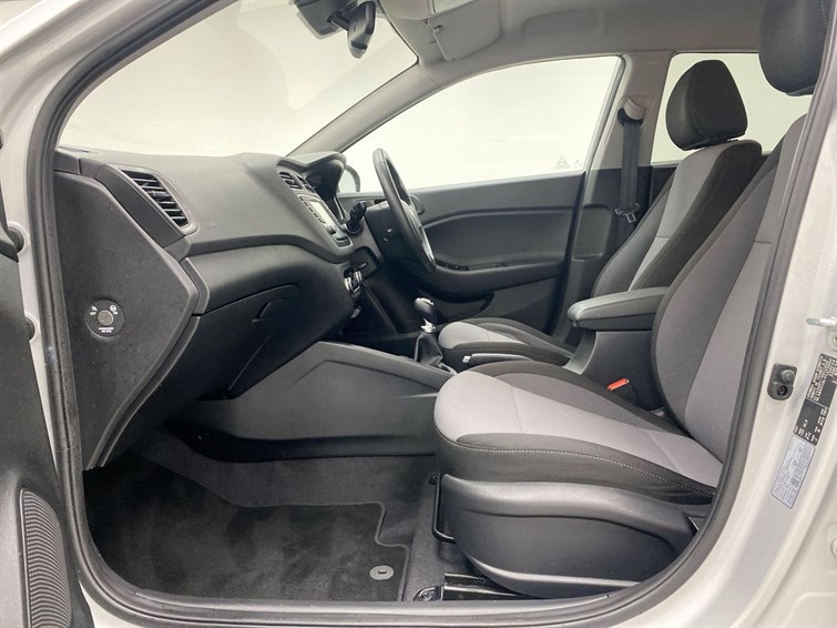 Used Hyundai i20 2017 for sale - 77359877: Photo 53