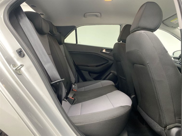 Used Hyundai i20 2017 for sale - 77359877: Photo 62