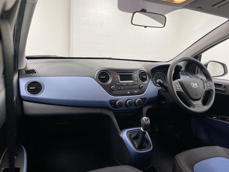 Used Hyundai i10 2015 for sale - 77210623: Photo 2