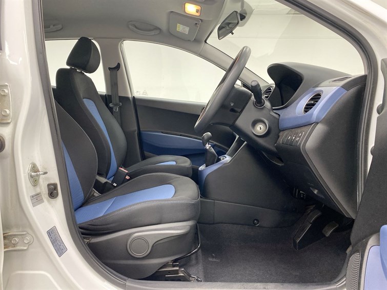 Used Hyundai i10 2015 for sale - 77210623: Photo 32