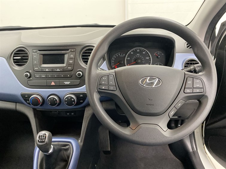 Used Hyundai i10 2015 for sale - 77210623: Photo 37