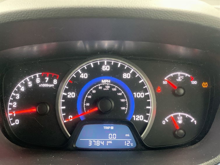 Used Hyundai i10 2015 for sale - 77210623: Photo 40