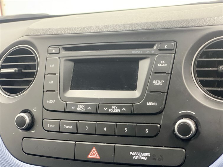 Used Hyundai i10 2015 for sale - 77210623: Photo 45