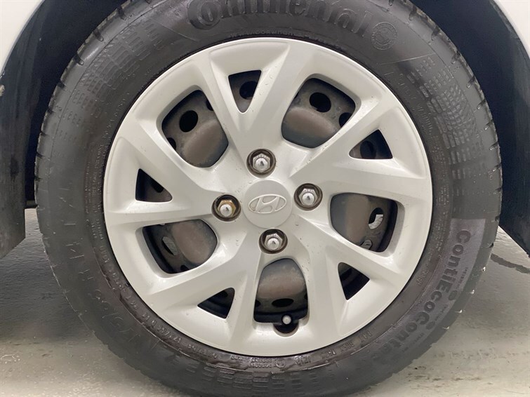 Used Hyundai i10 2018 for sale - 78081360: Photo 15