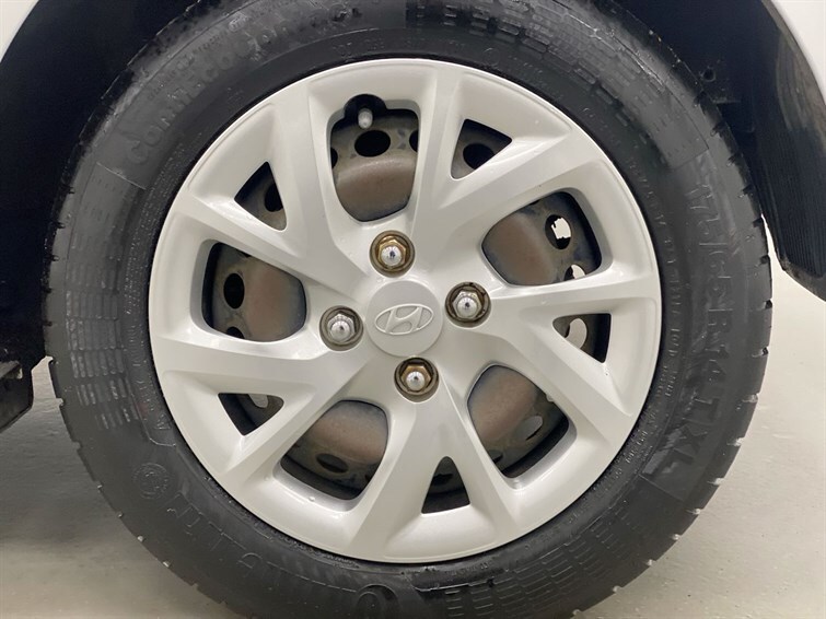 Used Hyundai i10 2018 for sale - 78081360: Photo 19