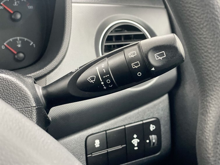 Used Hyundai i10 2018 for sale - 78081360: Photo 42