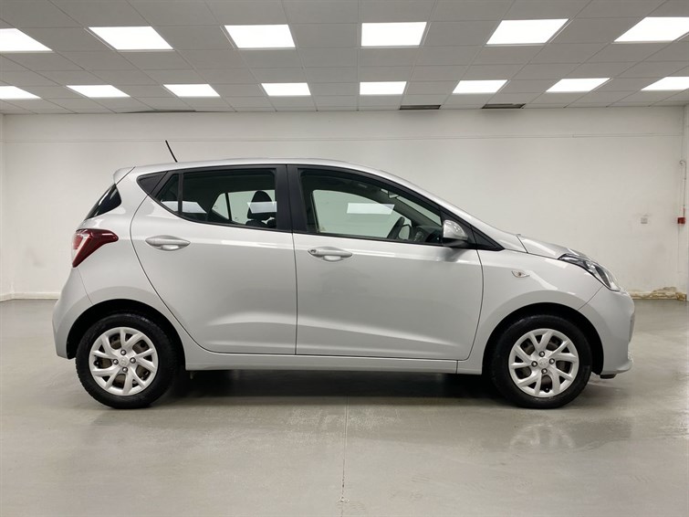 Used Hyundai i10 2018 for sale - 78081360: Photo 5