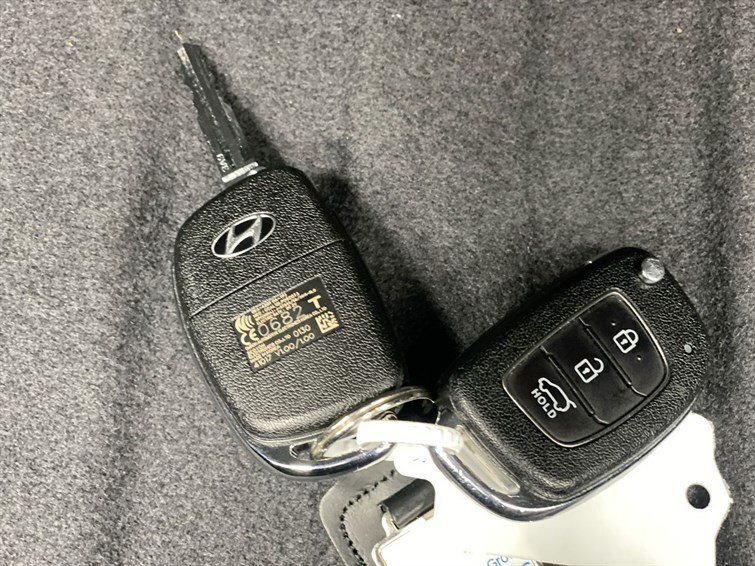 Used Hyundai i10 2018 for sale - 78081360: Photo 61