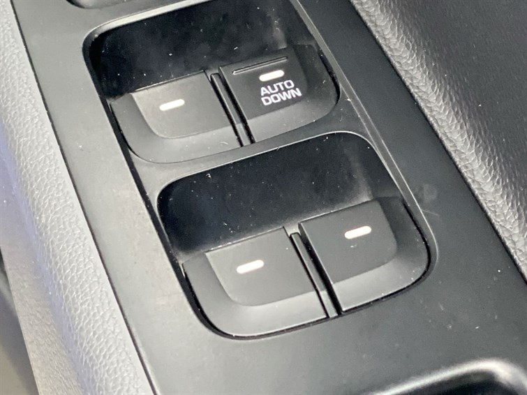 Used Hyundai i10 2018 for sale - 77292787: Photo 34