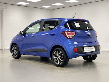 Used Hyundai i10 2018 for sale - 77292787: Photo