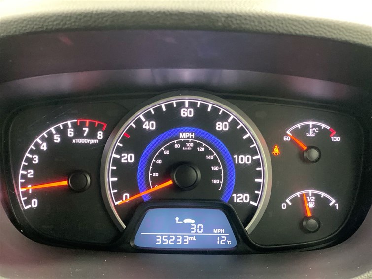 Used Hyundai i10 2018 for sale - 77292787: Photo 40