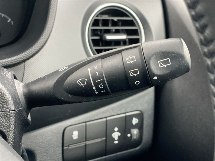 Used Hyundai i10 2018 for sale - 77292787: Photo 42