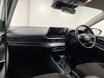 Used Hyundai i20 2024 for sale - 77210520: Photo