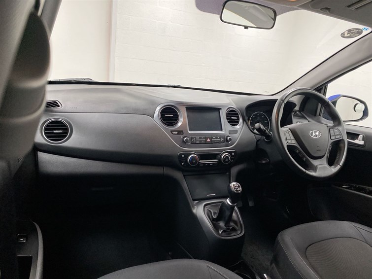 Used Hyundai i10 2019 for sale - 78088269: Photo 2