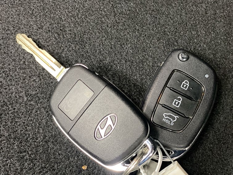 Used Hyundai i10 for sale - 77926745: Photo 63