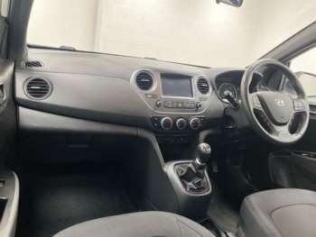 Used Hyundai i10 2018 for sale - 75073139: Photo