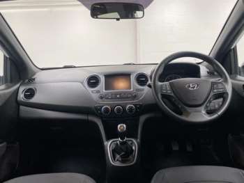 Used Hyundai i10 2018 for sale - 75073139: Photo