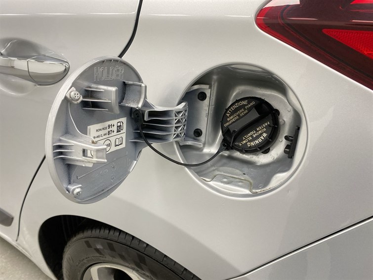 Used Hyundai i20 2018 for sale - 77280529: Photo 27