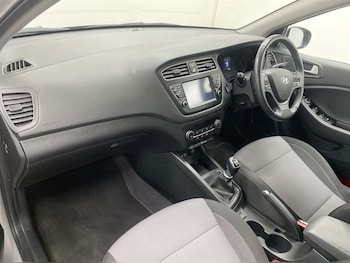 Used Hyundai i20 2018 for sale - 77280529: Photo