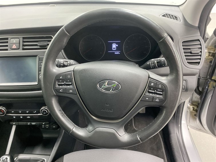 Used Hyundai i20 2018 for sale - 77280529: Photo 43