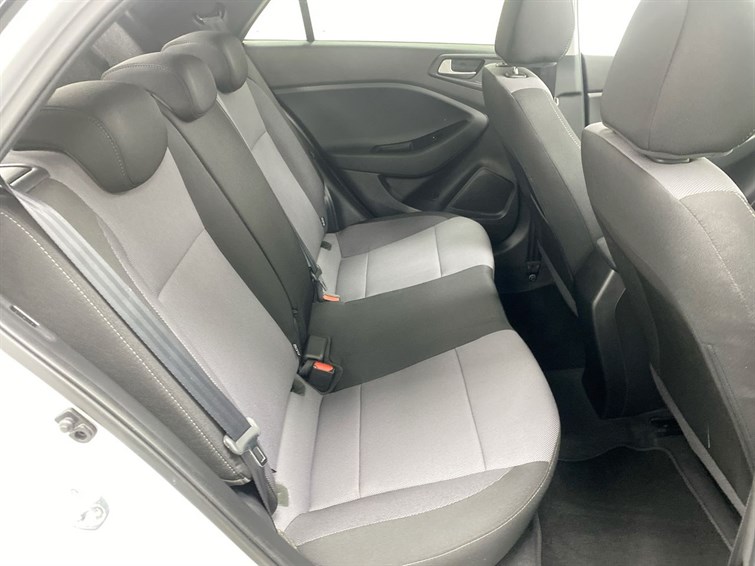 Used Hyundai i20 2018 for sale - 77280529: Photo 56