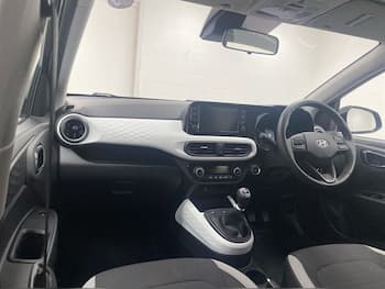Used Hyundai i10 2023 for sale - 79699779: Photo