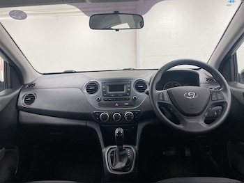 Used Hyundai i10 2018 for sale - 79238001: Photo