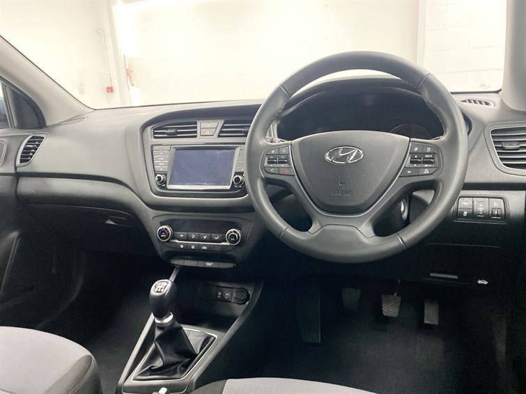 Used Hyundai i20 2017 for sale - 77346264: Photo 33