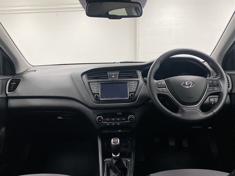 Used Hyundai i20 2017 for sale - 77346264: Photo 4