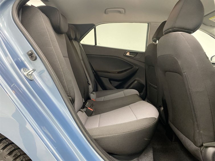 Used Hyundai i20 2017 for sale - 77346264: Photo 64