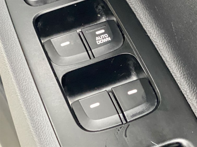 Used Hyundai i10 2019 for sale - 77346270: Photo 34