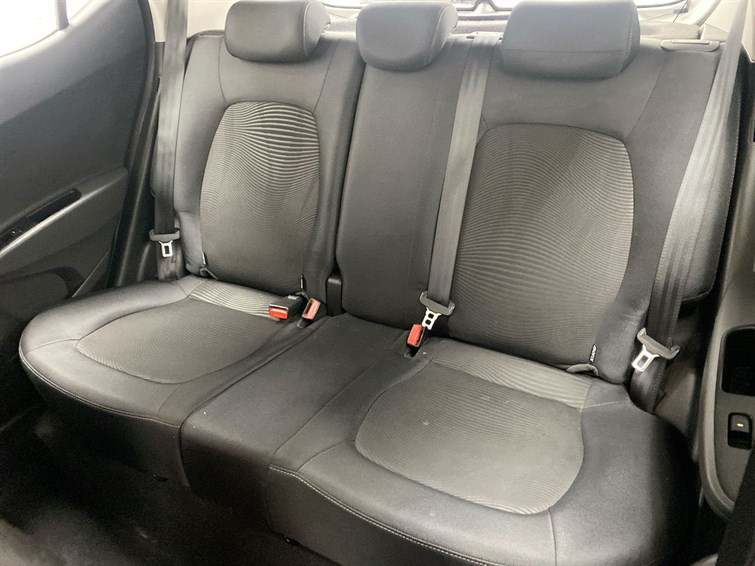 Used Hyundai i10 2019 for sale - 77346270: Photo 8