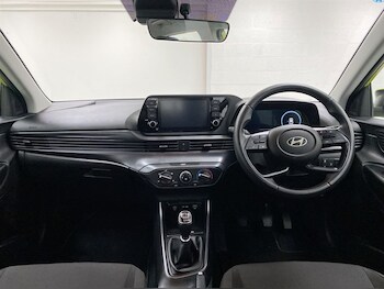 Used Hyundai i20 2024 for sale - 77210539: Photo