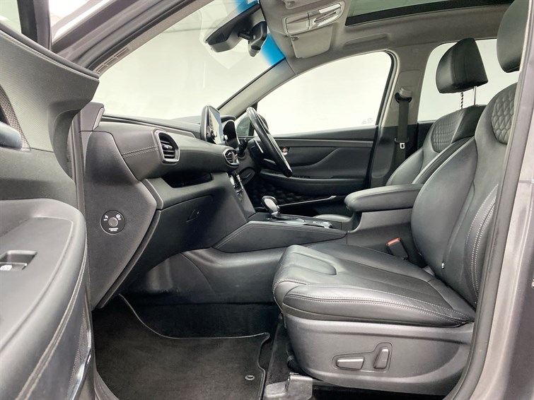 Used Hyundai Santa Fe 2018 for sale - 77539347: Photo 54