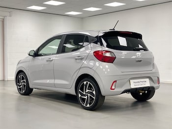 Used Hyundai i10 2024 for sale - 77359873: Photo