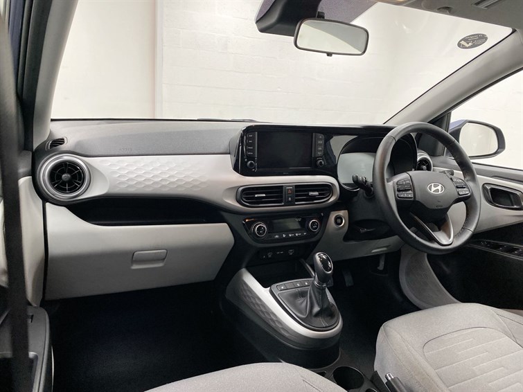 Used Hyundai i10 2023 for sale - 77672821: Photo 2