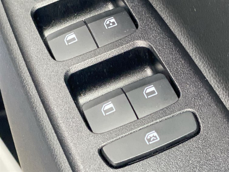 Used Hyundai i10 2023 for sale - 77672821: Photo 34