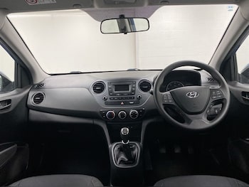 Used Hyundai i10 2017 for sale - 79203458: Photo