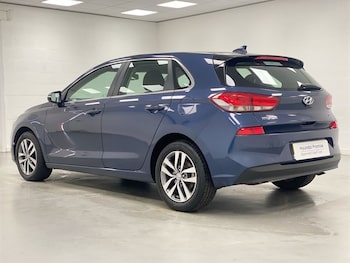 Used Hyundai i30 2018 for sale - 78277400: Photo