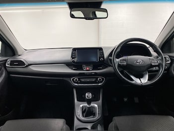 Used Hyundai i30 2018 for sale - 78277400: Photo