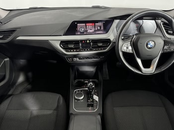 Used BMW 1 Series 2020 for sale - 77602047: Photo