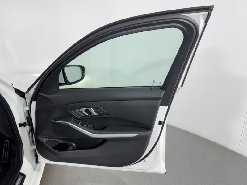 Used BMW 3 Series 2025 for sale - 77803949: Photo 30