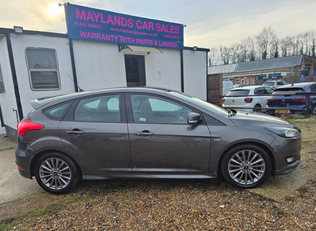 Used Ford Focus 2017 for sale - 77025688: Photo 5