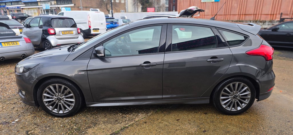 Used Ford Focus 2017 for sale - 77025688: Photo 6